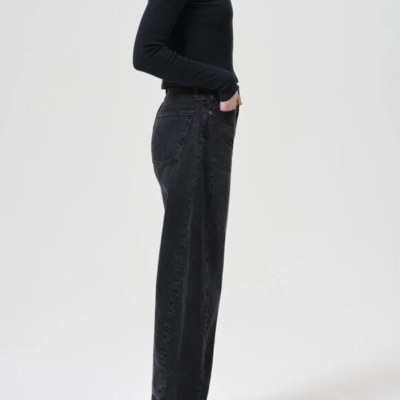 Low Curve Jean In Black Tar - Picture 4 of 11